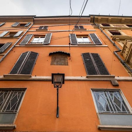 Torre Dell'Orologio Apartment By Wonderful Italy Bologna Bagian luar foto