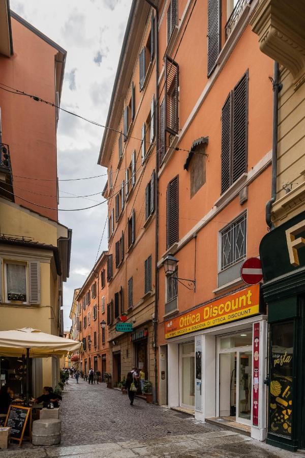 Torre Dell'Orologio Apartment By Wonderful Italy Bologna Bagian luar foto