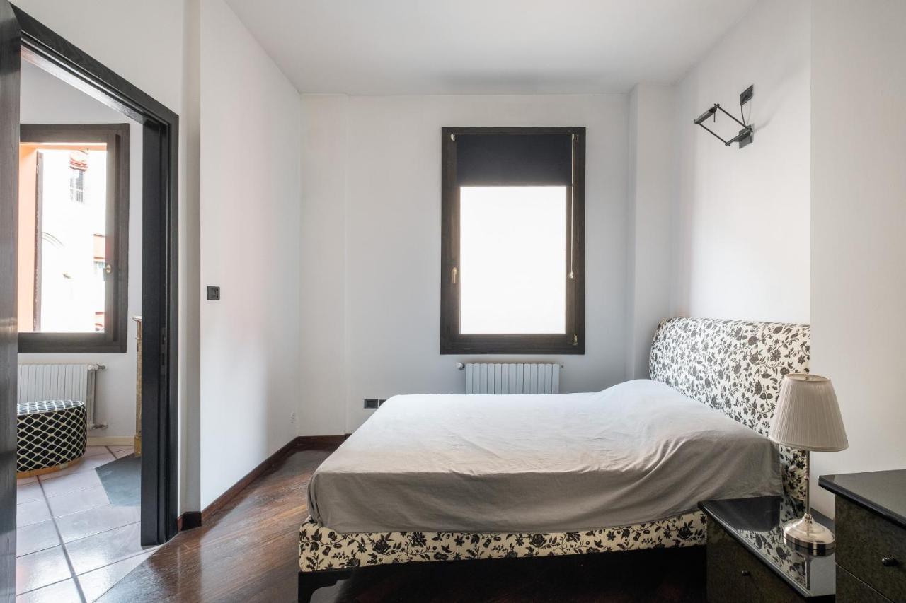 Torre Dell'Orologio Apartment By Wonderful Italy Bologna Bagian luar foto