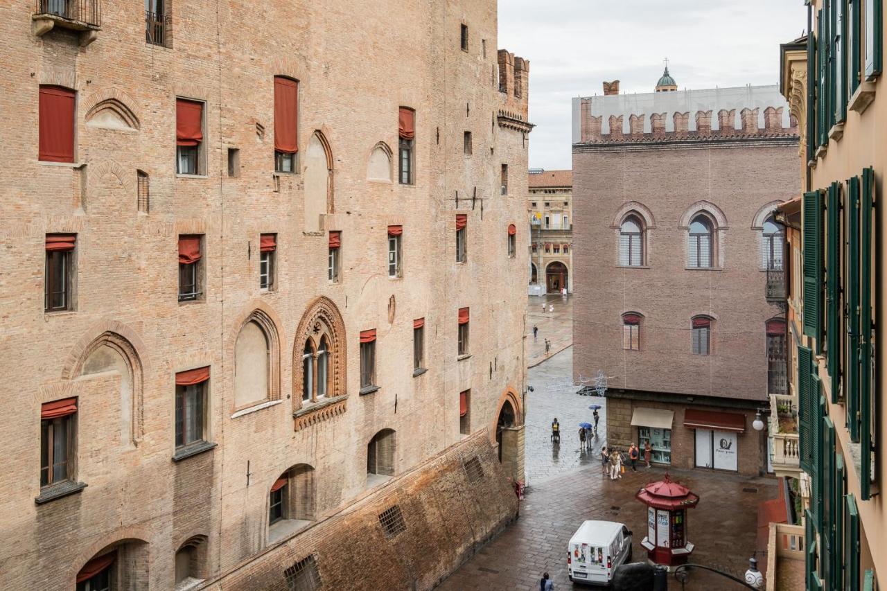 Torre Dell'Orologio Apartment By Wonderful Italy Bologna Bagian luar foto